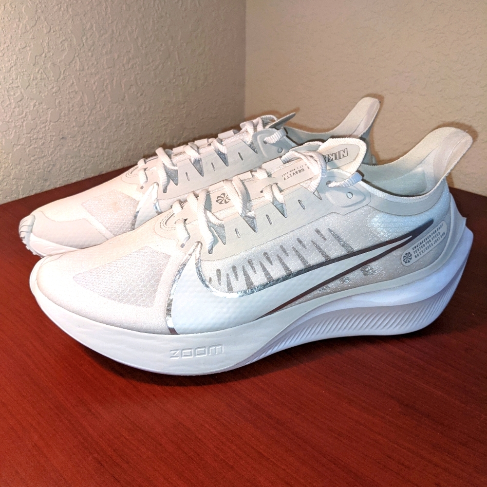 Nike Zoom Gravity Brand New Women's Size 9